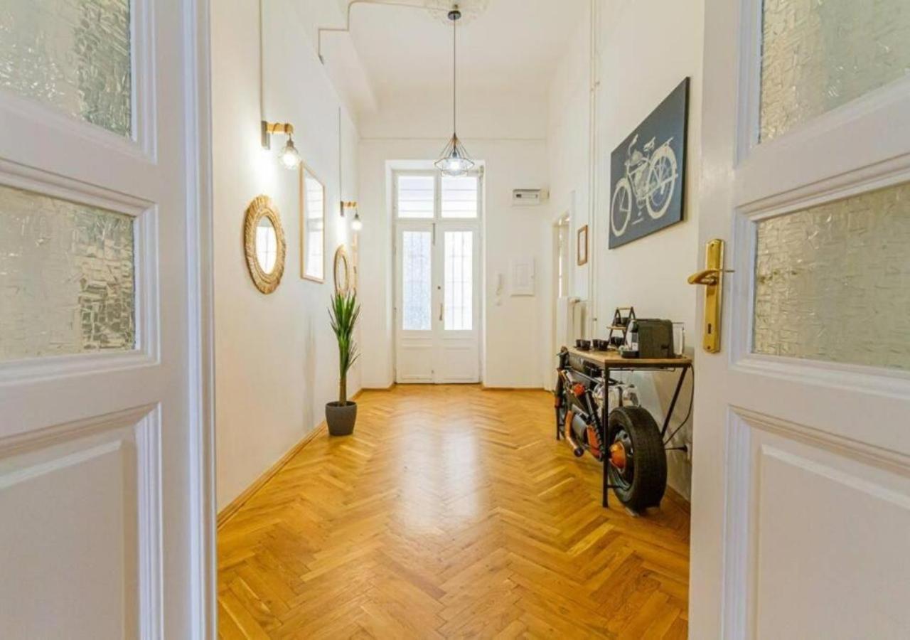 Luxury Apartment By The Famous Vaci Street Будапешт Екстер'єр фото